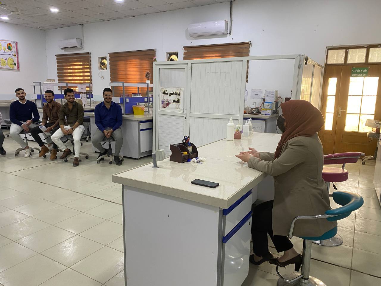 قسم تقنيات المختبرات الطبية في كلية المستقبل الجامعة يقيم ورشة تدريبية حول اهمية المشاركة في الحملات التطوعية الصحية وتدريب  