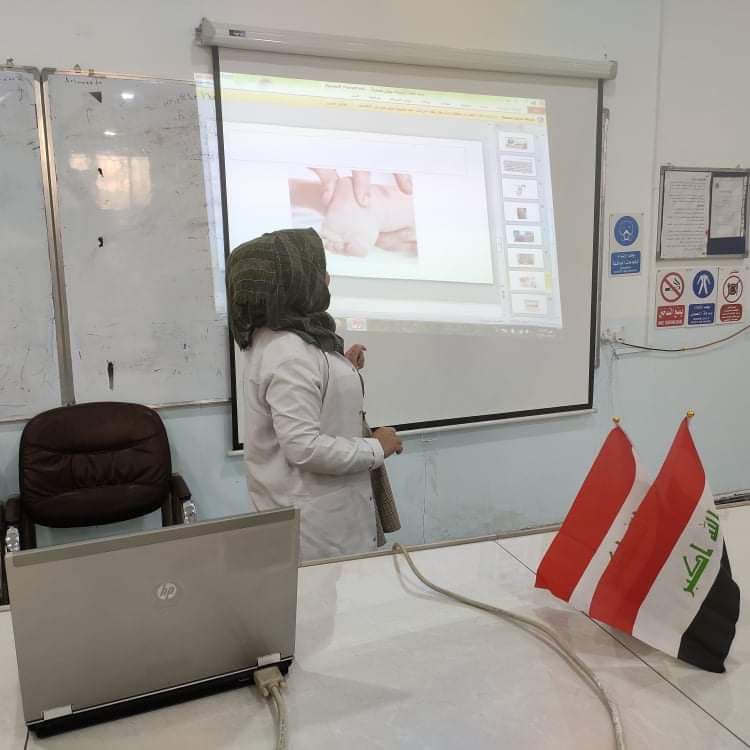 قسم المختبرات الطبية يقيم ورشة تعليمية حول تعليم طرق سحب الدم وكيفية التعامل مع المريض