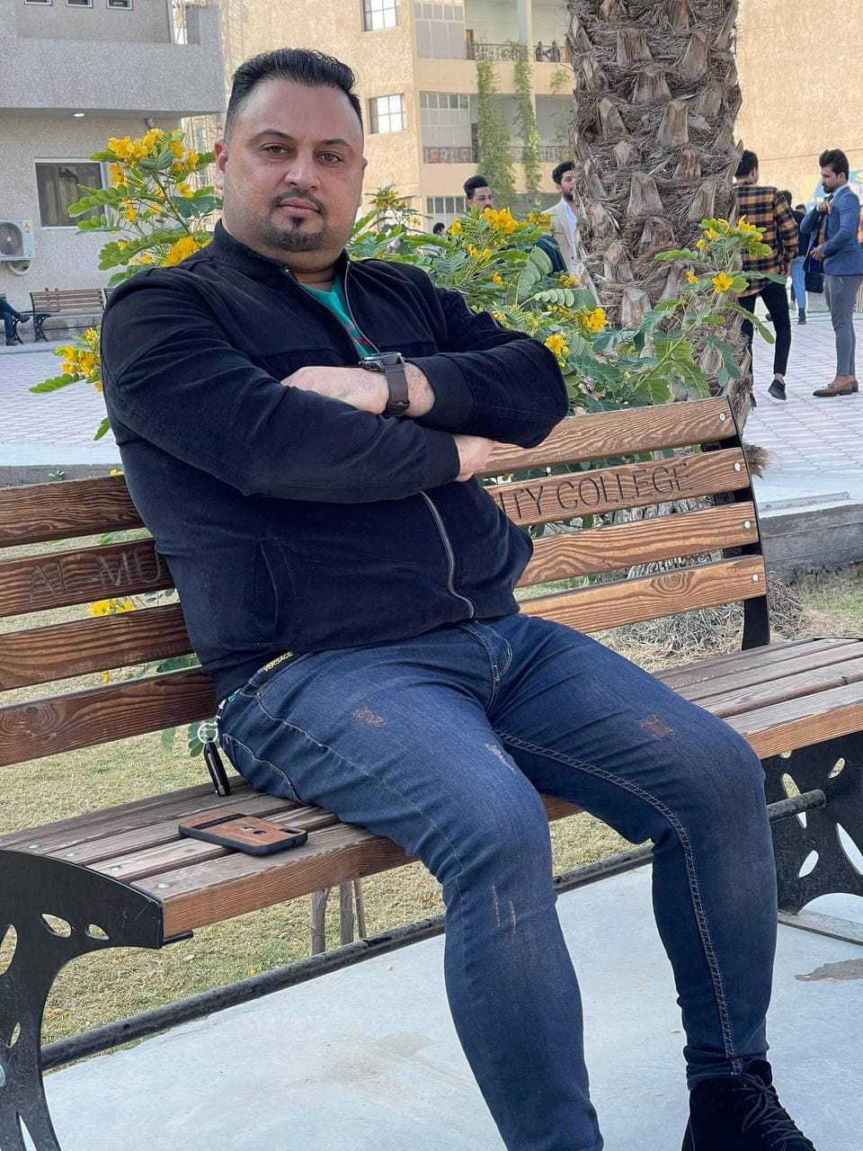 حصول  الطالب حسين علي مصعب على عددٍ من الشهادات 