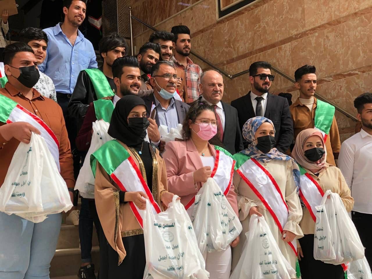 تحت شعار  (( لنعمل معا من اجل مدينة اجمل وبيئة انظف )) قسم تقنيات المختبرات الطبية يقيم حملة توعوية للمحافظة على النظافة