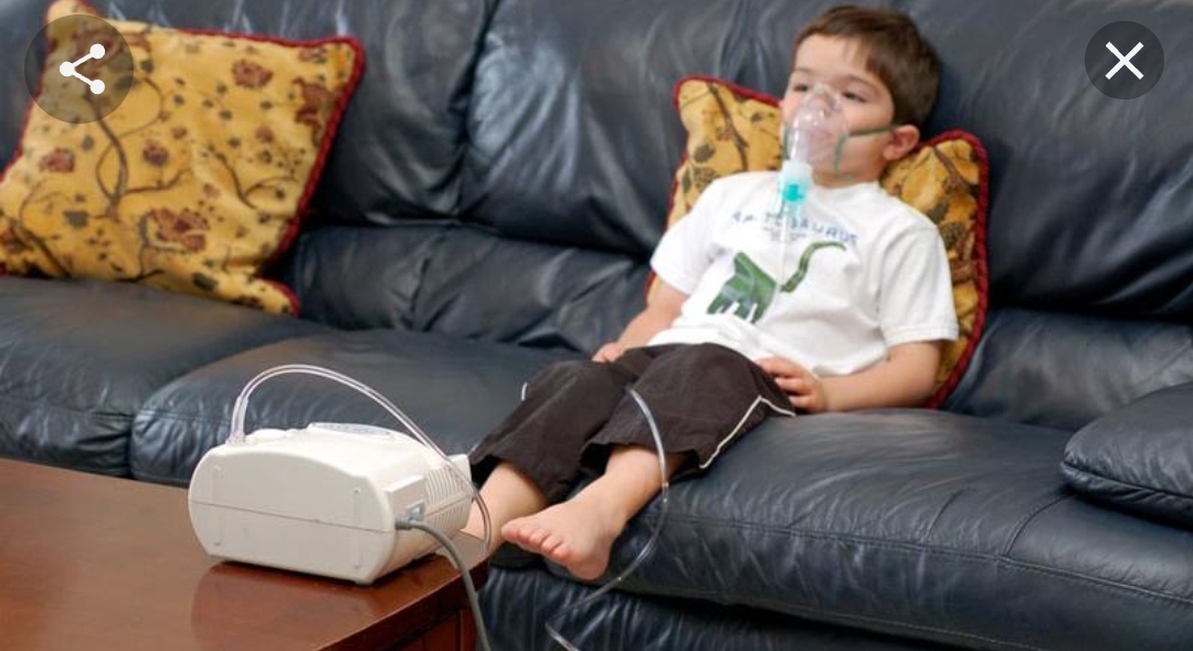 مبادرة التدريسي  م.د نصيف جاسم الكرعاوي بشراء جهاز تبخير لاحد المرضى المصاب بمرض الربو القصبي