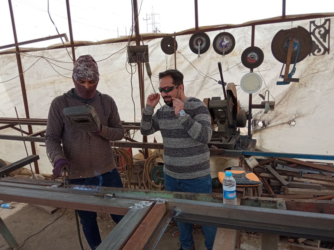 حملة توعية بعنوان ( تدريب العاملين على الاساليب لحماية العين والوقاية من الغازات المصاحبة من اللحام )