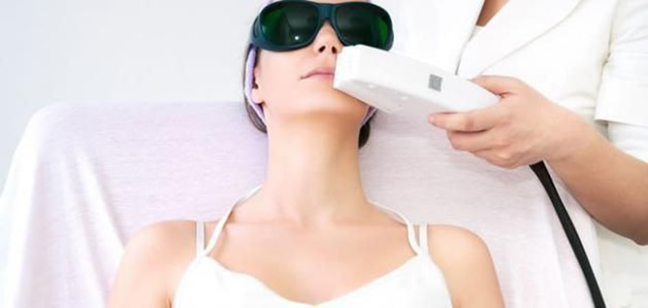 ثاثيرات الليزر على العيون  للتدريسيه م.م غفران هادي 