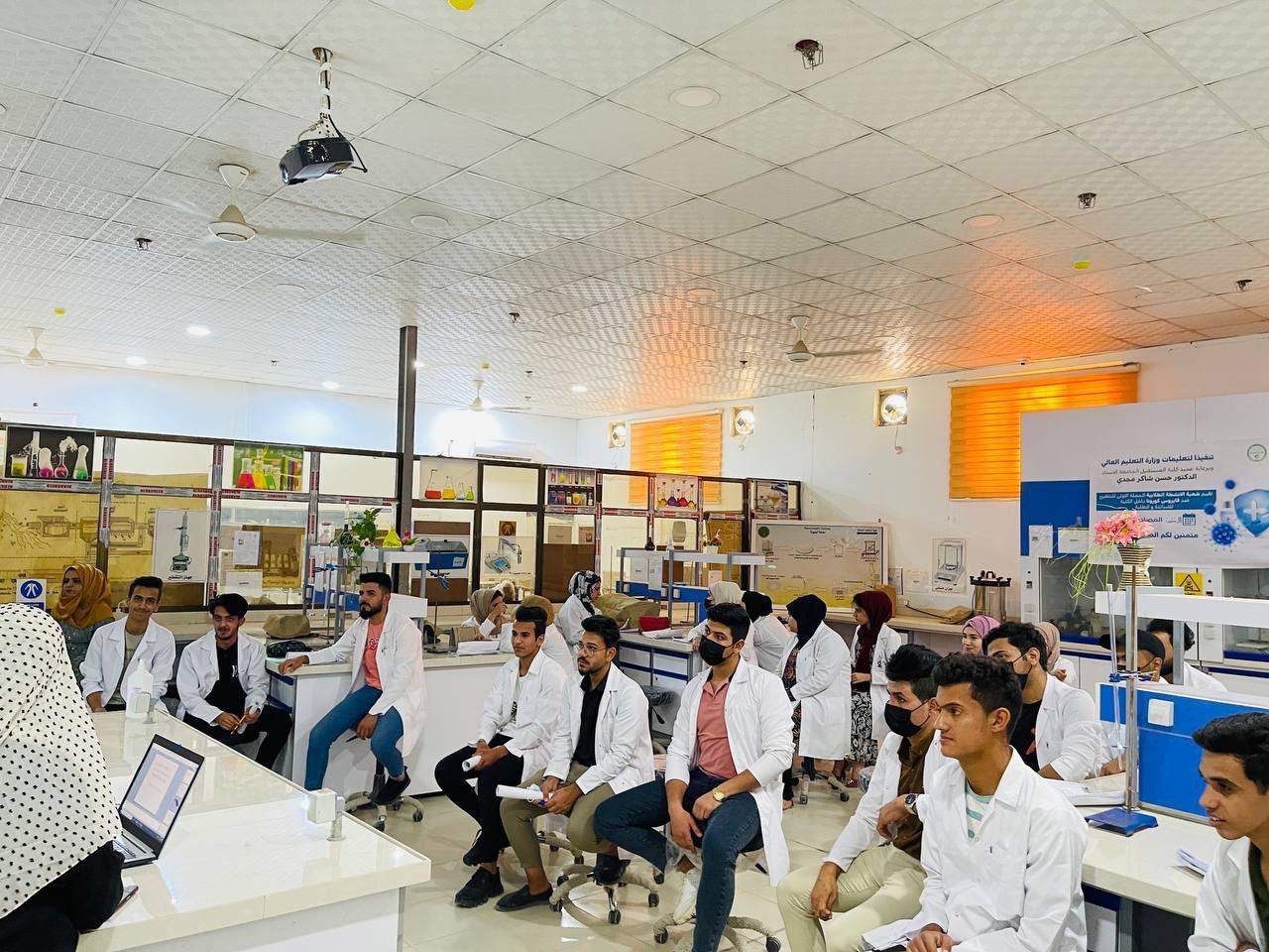 قسم تقنيات المختبرات الطبية يقيم ورشة بعنوان مرض الاكياس المائيه أو ما يسمى مجازاً بسرطان العراق