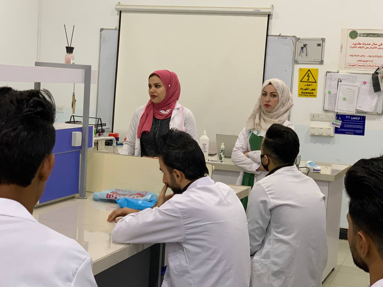 قسم تقنيات المختبرات الطبية يقيم ورشة تدريبية عن تشخيص  طفيلي الليشمانيا الحشوية