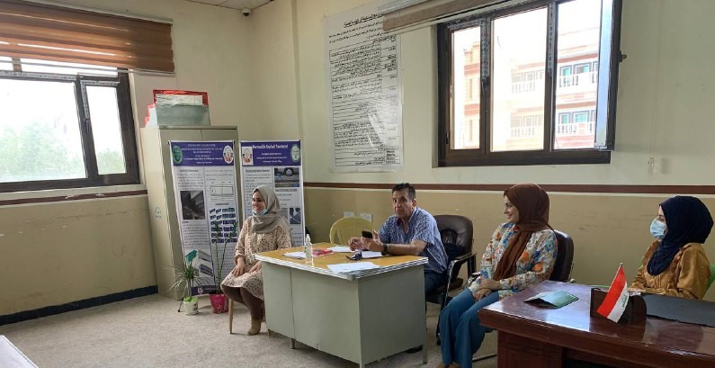 حلقة نقاشية بعنوان " سلبيات وأيجابيات التعليم المدمج على الاستاذ والطالب الجامعي "