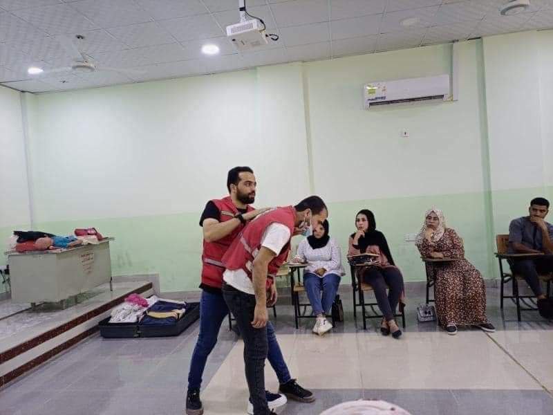 ورشة عن الإسعافات الأولية بالتعاون مع جمعية الهلال الاحمر 