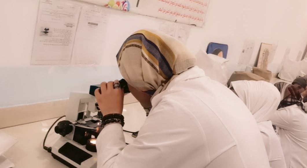 قسم تقنيات المختبرات الطبية في كلية المستقبل الجامعة يقيم ورشة تعليمية حول blood film