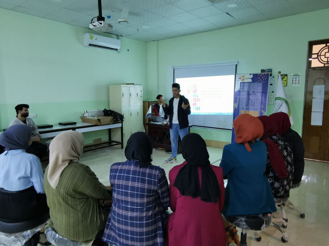 حلقة نقاشية بعنوان "تطبيقات الذكاء الاصطناعي في مجال الطب الحياتي "