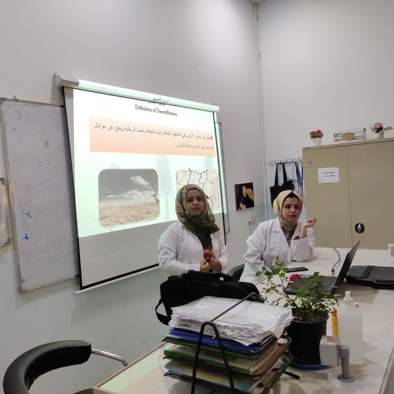 قسم تقنيات المختبرات الطبية في كلية المستقبل الجامعة يقيم ورشة بعنوان ( مكافحة التصحر والحفاظ على التوازن الطبيعي  )