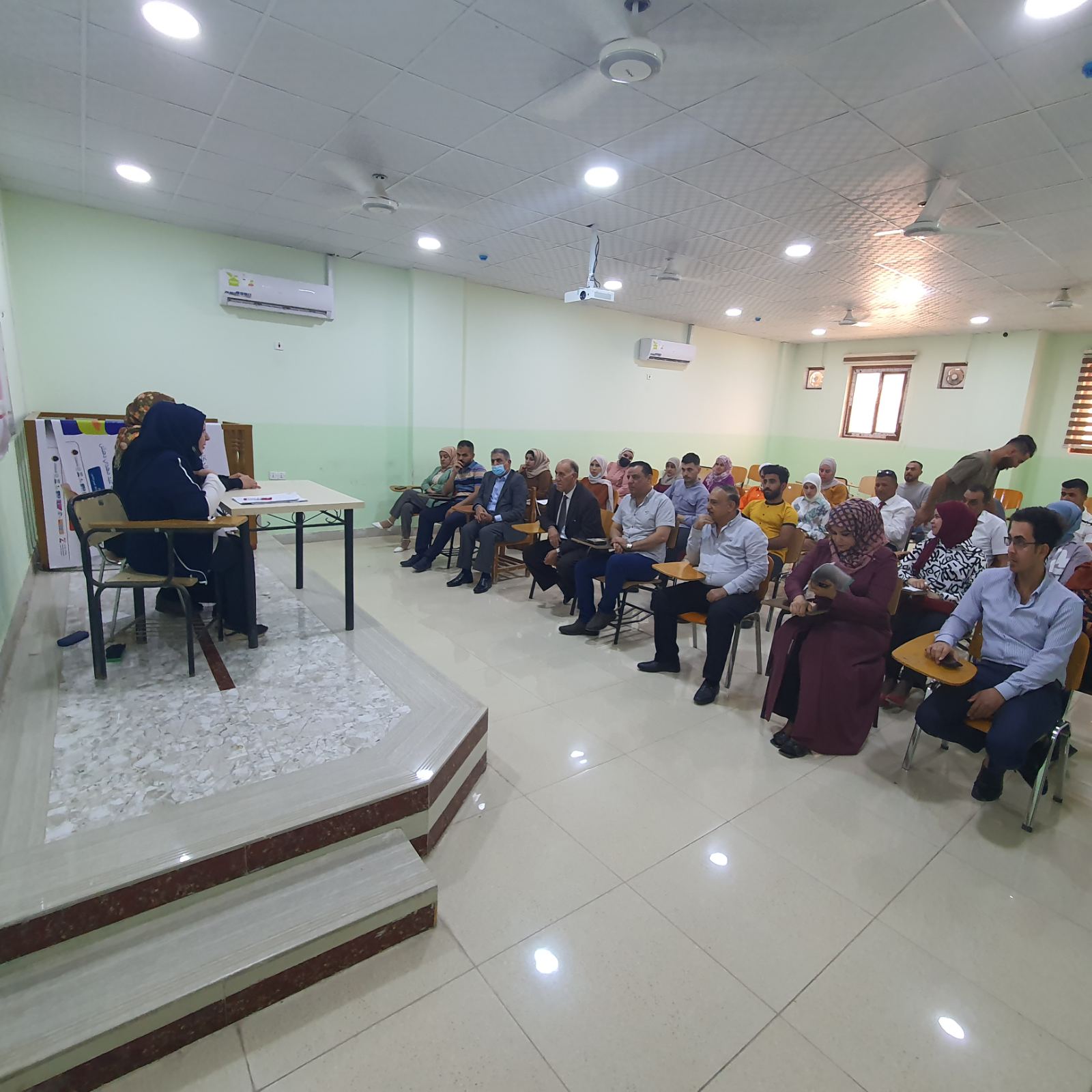 اقام قسم القانون بالتعاون مع وحدة تمكين المرأة ندوة بعنوان ( السلام الداخلي للمرأة) 