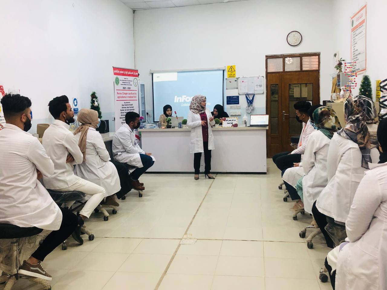 قسم تقنيات المختبرات الطبية يقيم ورشة (سمنار ) عن الامن والسلامة المختبرية لطلاب المرحلة الثالثة