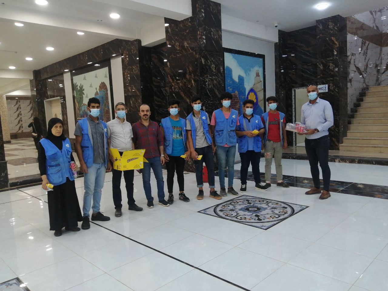 قسم طب الاسنان ينظم نشاط بعنوان توعية و دعم عاملين النظافة في كلية المستقبل