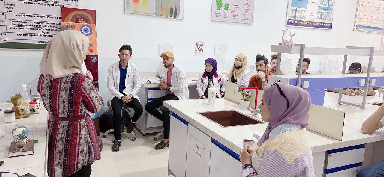 قسم تقنيات المختبرات الطبية في كلية المستقبل الجامعة يقيم ورشة تطبيقية