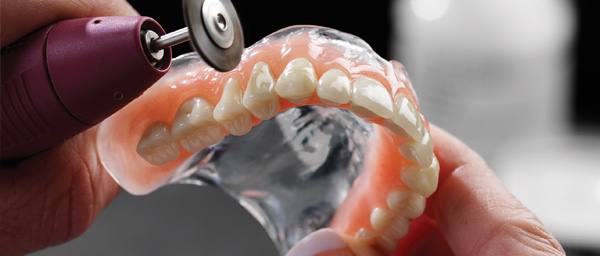 حلقة نقاشية"الأسنان الاصطناعية"