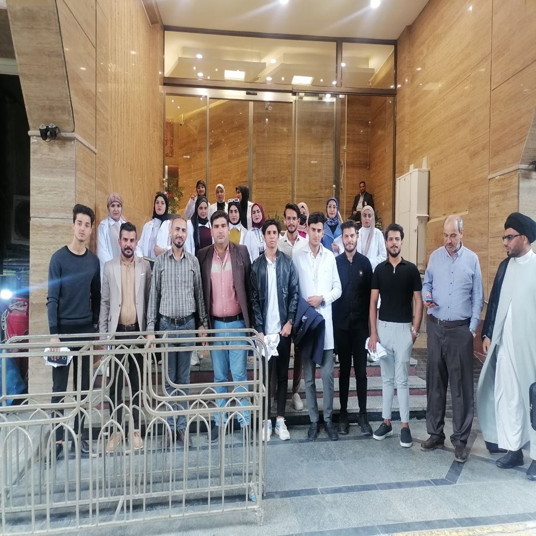 كلية التقنيات الصحية و الطبية قسم تقنيات البصريات ينظم زيارة علمية الى مركز السيدة زينب الكبرى "ع" الجراحي التخصصي للعيون في محافظة كربلاء