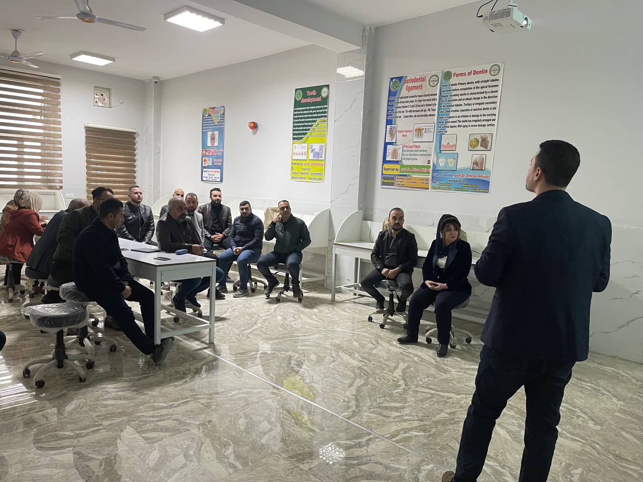 أقامة سمنار علمي بعنوان protraction headgear في قسم طب الأسنان