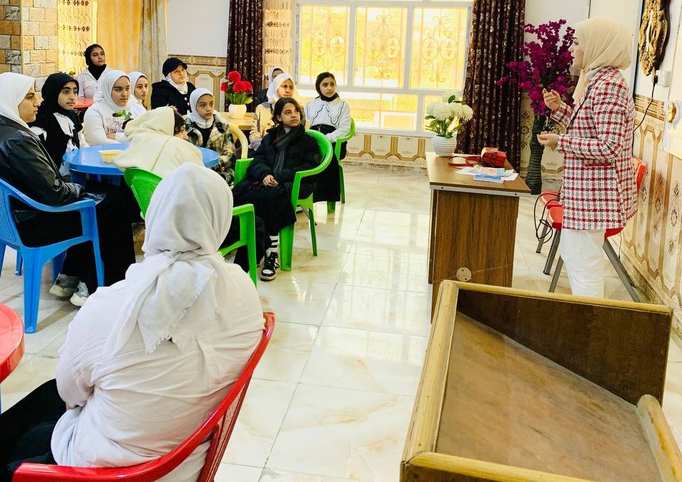 حملة توعوية داخل مدرسة الانوار الاهلية للبنات