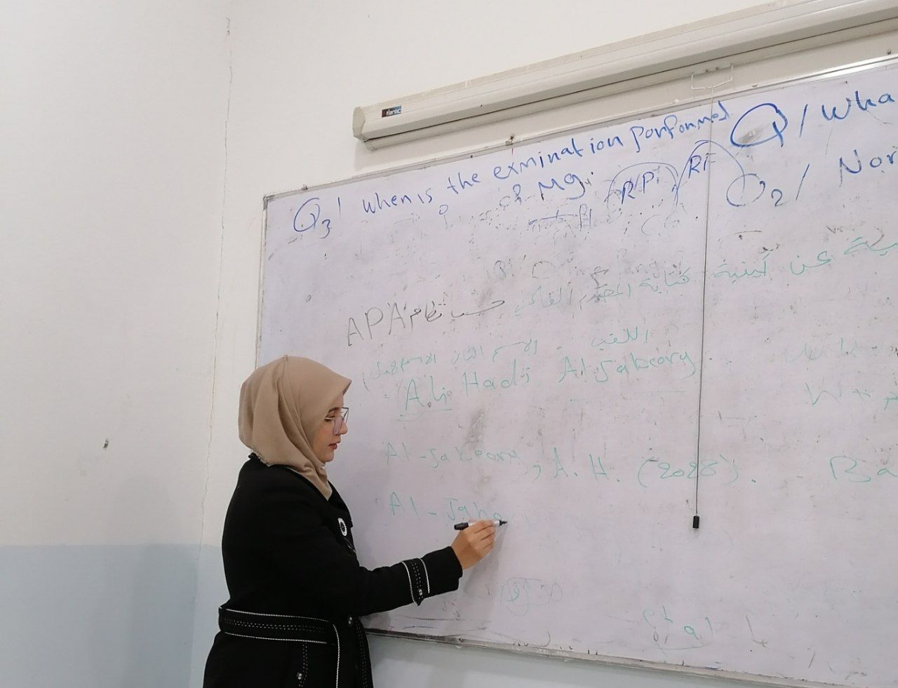 قسم تقنيات المختبرات الطبية في كلية المستقبل الجامعة يقيم ورشة تعليمية عن كيفية كتابه المصدر العلمي