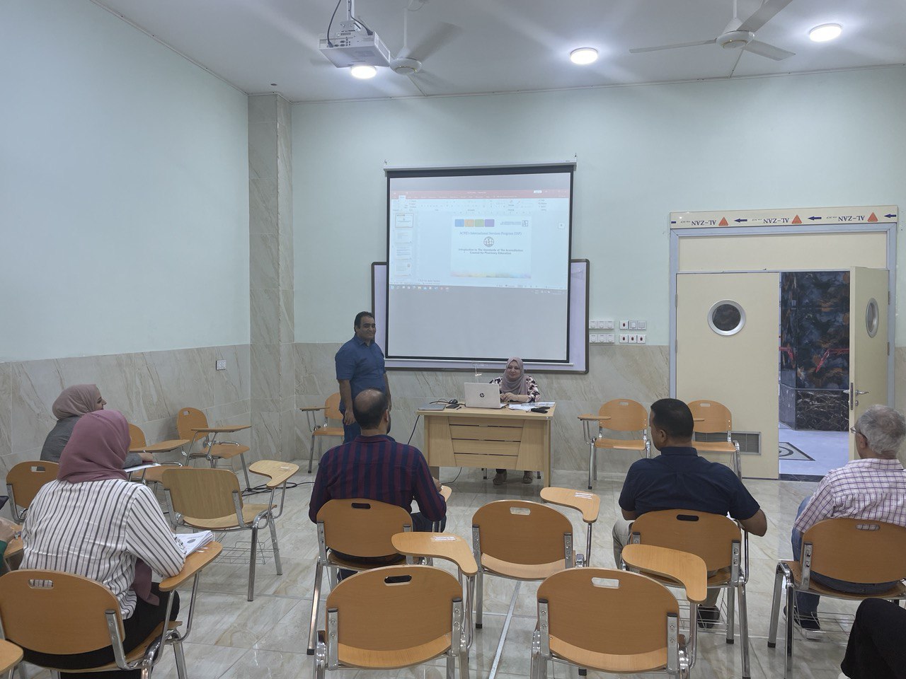 دورة تدريبية بقسم الصيدلة عن الاعتمادية الوطنية