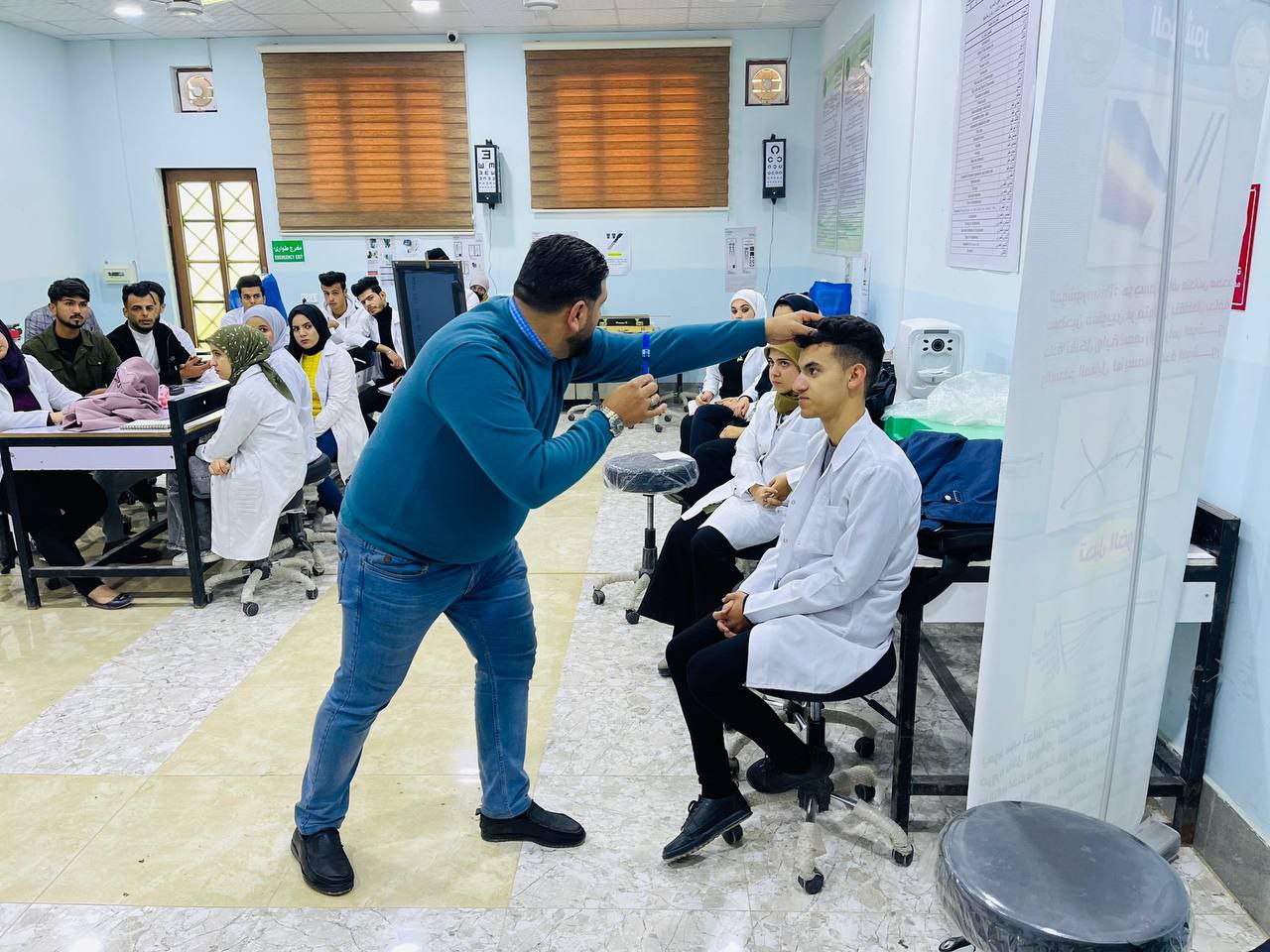 حلقة نقاشية بعنوان (اثر الحرارة على العين البشرية)