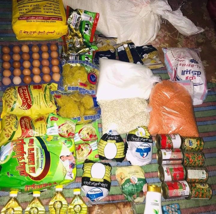 نشاط طلابي  يتضمن تجهيز سلات غذائية الى العوائل المتعففة