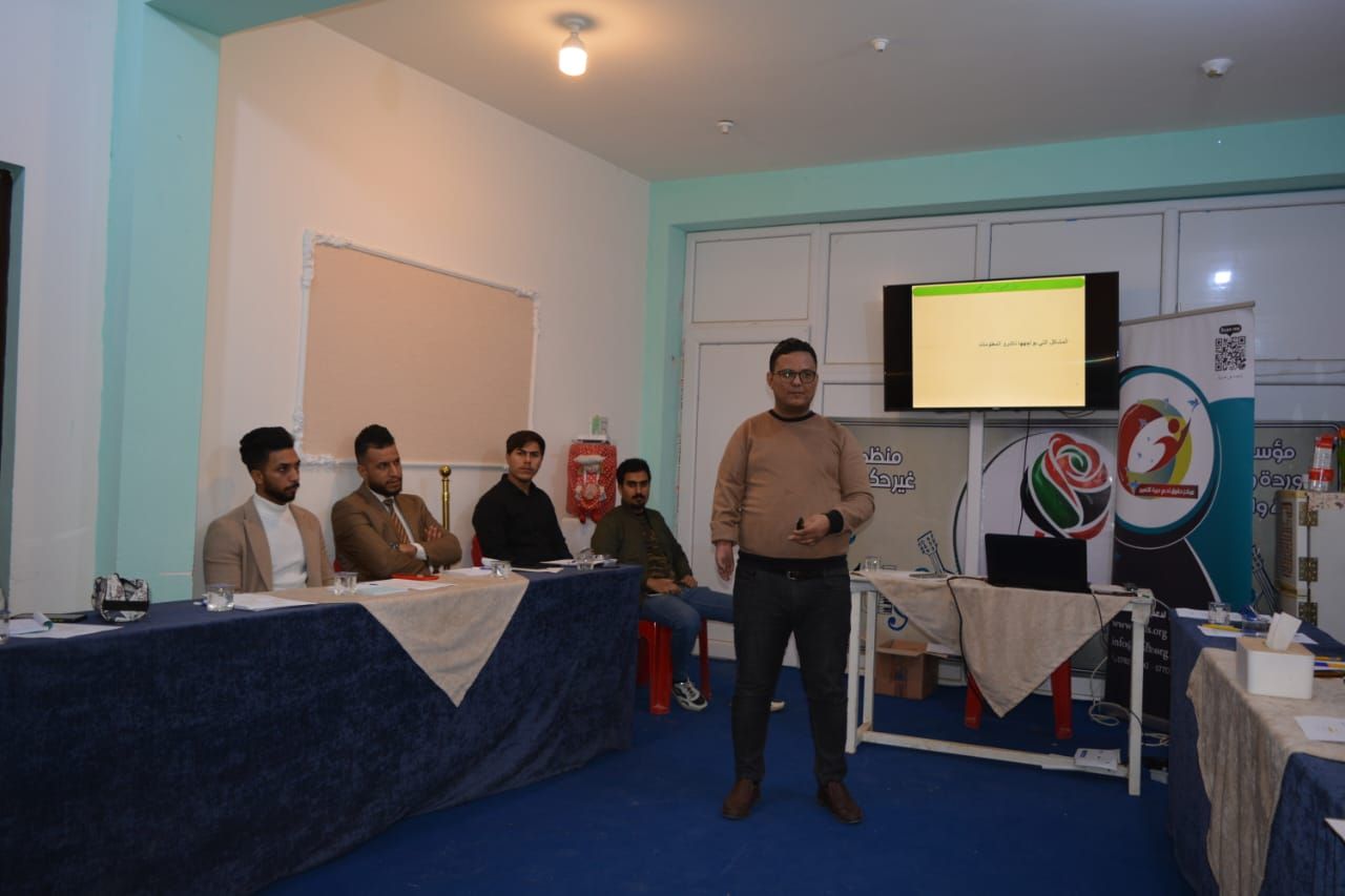 مشاركة  طلبة قسم الإعلام بكلية المستقبل الجامعة في دورة المعلومات المضللة