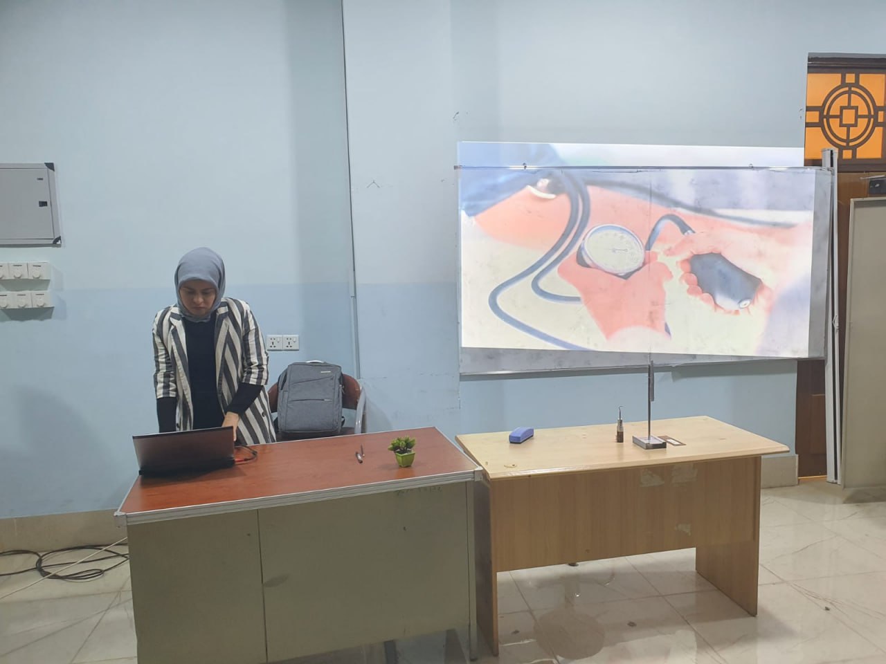 ورشة علمية بعنوان (ارتفاع ضغط دم) للتدريسية م.م رهام خالد