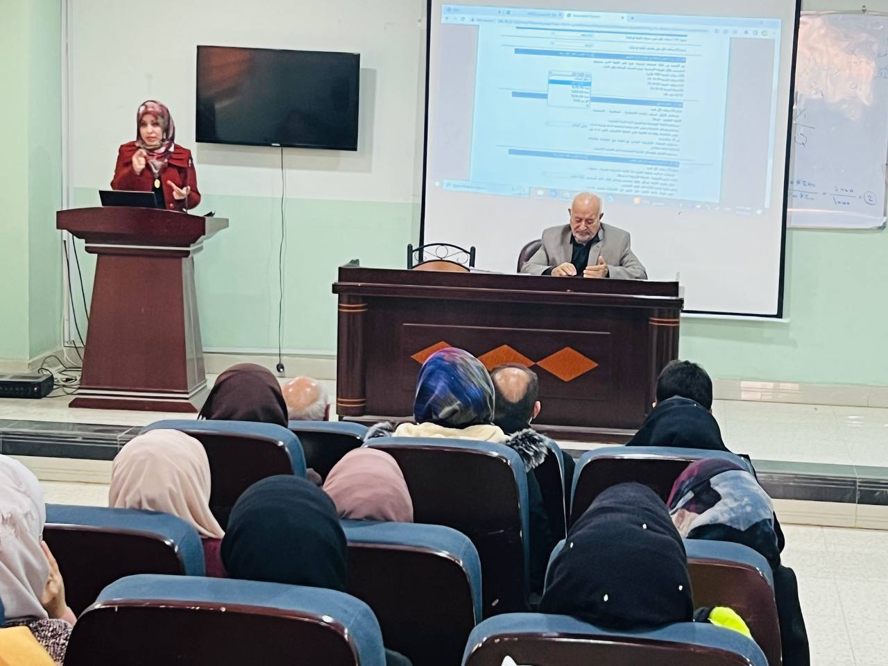 قسم تقنيات المختبرات الطبية في كلية المستقبل الجامعة يقيم ورشة بعنوان" معايير تقييم الاداء والمهام المطلوبة لكل تدريسي في اداء الواجبات التي تخص الجودة والموقع الالكتروني والامتحانات"