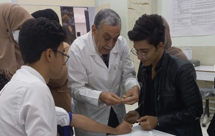  تركيب الكانيولا لغرض اعطاء السوائل والعلاج