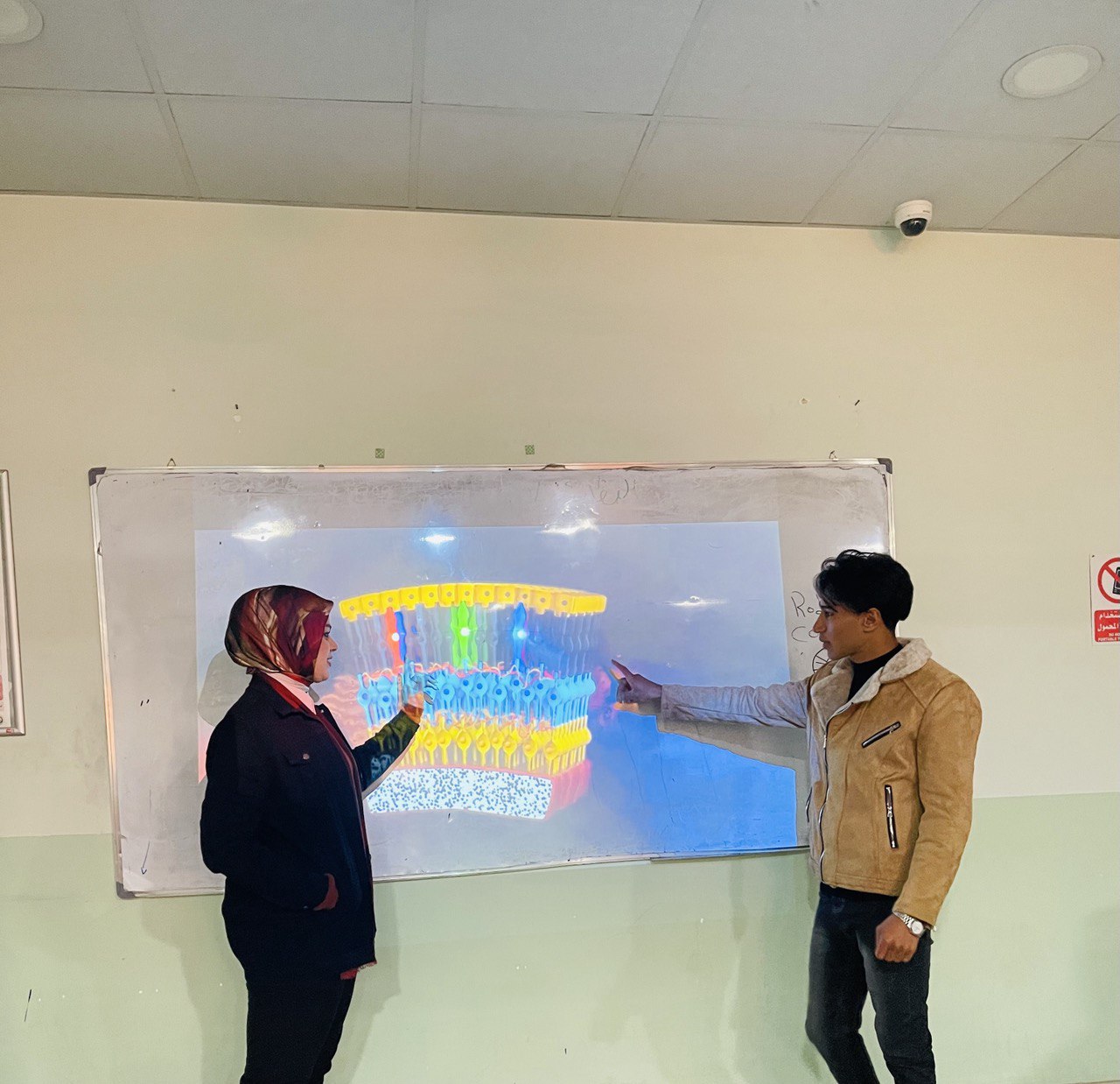 محاضرة علمية بعنوان "العين أكثر الاعضاء تعقيداً بعد الدماغ "