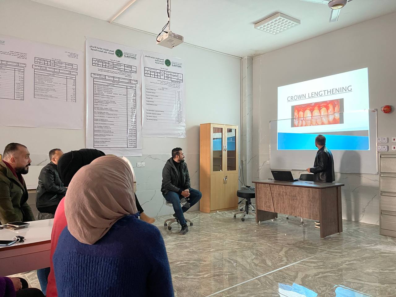 أقامة سمنار علمي بعنوان crown lengthening في قسم طب الأسنان