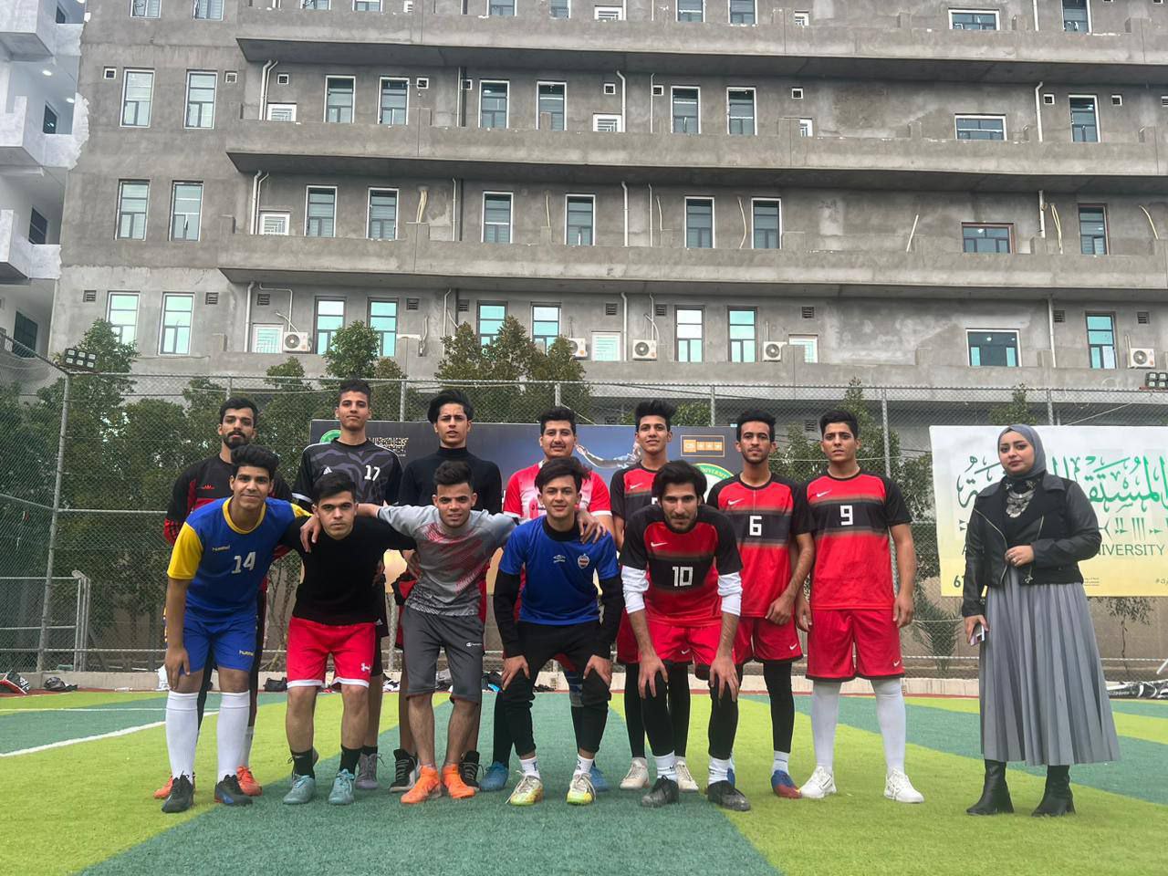 طلبة قسم تقنيات المختبرات الطبية في كلية المستقبل الجامعة يقيمون مباره ودية 