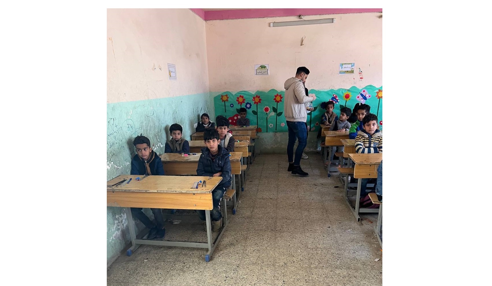 تجهيز مدرسة بمناطق شعبية بقرطاسية