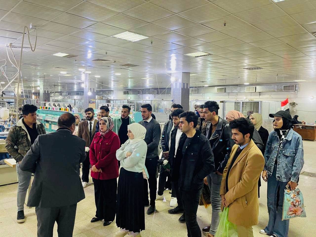 زيارة الى معمل النسيج