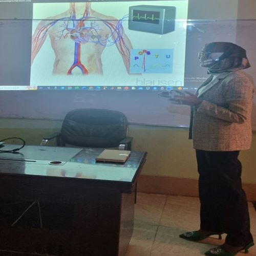 حلقة نقاشية بعنوان "حساسات قابلة للارتداء لقياس تدفق الدم"