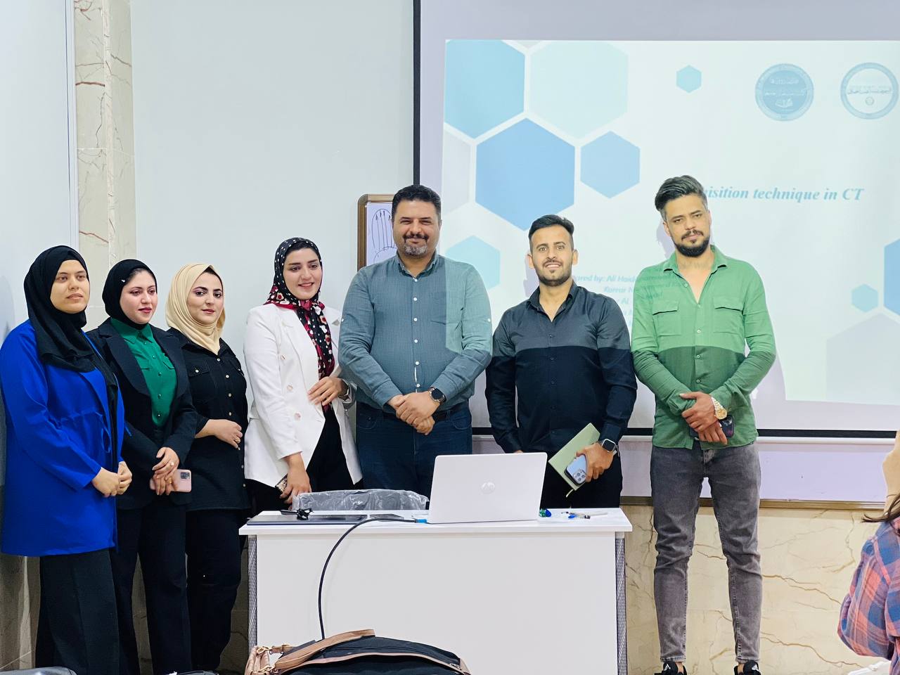 حلقة نقاشية بعنوان " (Dual Energy Computed Tomography)"