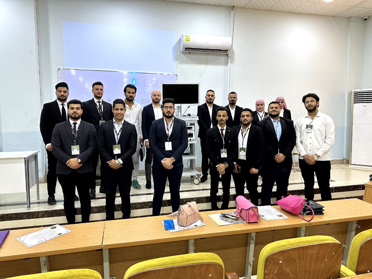 ورشة تدريبية بعنوان (التطبيقات الحديثة في أجهزة النواظير الطبية) 