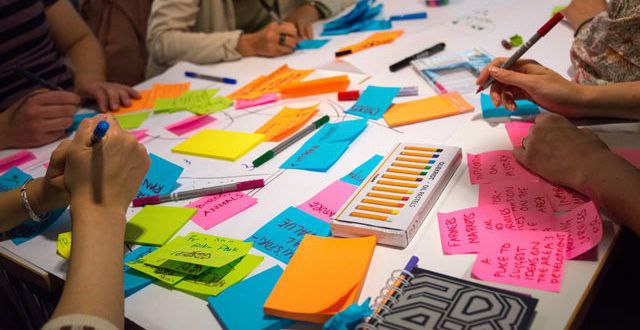 حلقة نقاشية"ابتكار سبل حديثة لزيادة فاعلية العملية التعليمية"