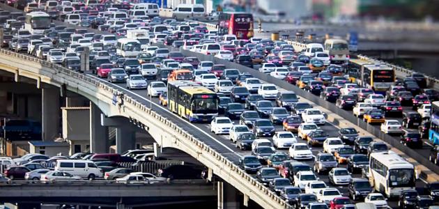 أسباب وتداعيات الازدحام المروري: استراتيجيات فعّالة للتخفيف من الاختناقات المرورية