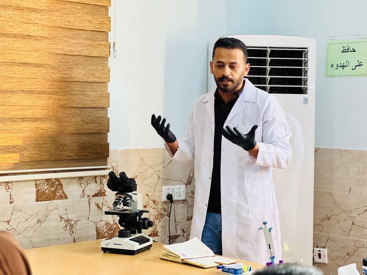 طلاب قسم علوم الفيزياء الطبية في جامعة المستقبل المرحلة الثالثة كروب H ينظم ورشة علمية عملية لطلبة المرحلة الثالثة