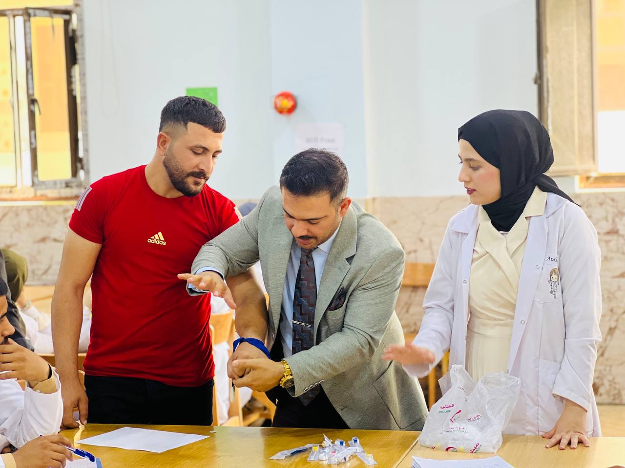 طلاب كلية العلوم ـ قسم علوم الفيزياء الطبية في جامعة المستقبل ينظم ورشة علمية عملية لطلبة المرحلة الثالثة