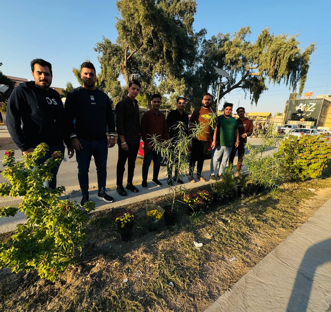 شارك سفراء الاستدامة بحملة تشجيرية من قبل طلاب كلية العلوم_قسم الفيزياء الطبية