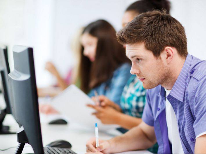 مقالة بعنوان ""سلبيات استخدام الحاسوب في التعليم"" ل  ( هبه صلاح هادي)...