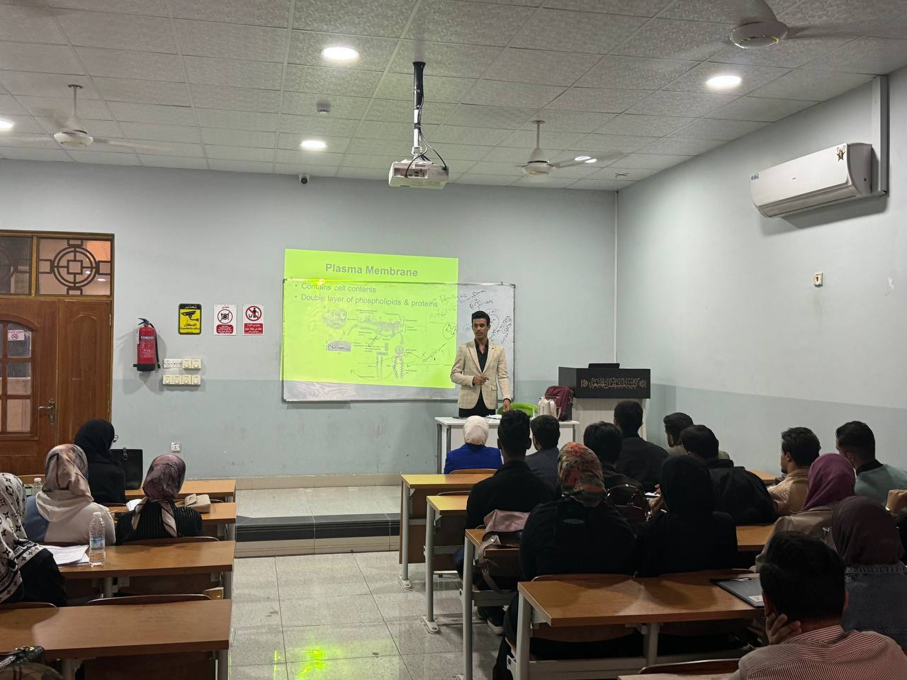  مشاركة طلبة قسم تقنيات المختبرات الطبية في المحاضرات الاسبوعية