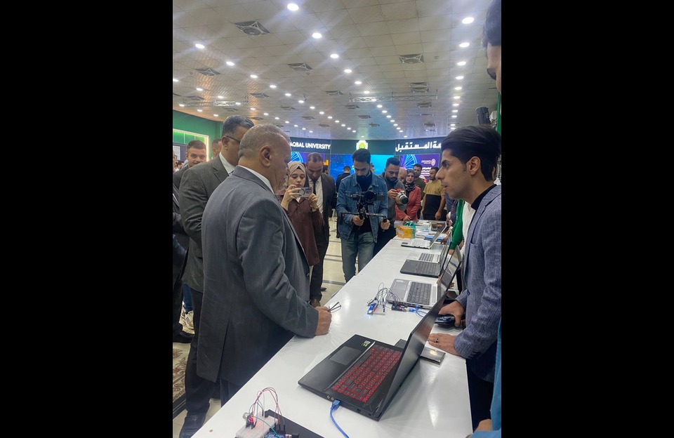 مشاركة طلبة المرحلة الثالثةبمشروع  " حساس قياس المسافة مع شاشة LCD باستخدام الأردوينو " في اليوم العالمي للعلوم من أجل التنمية والسلام