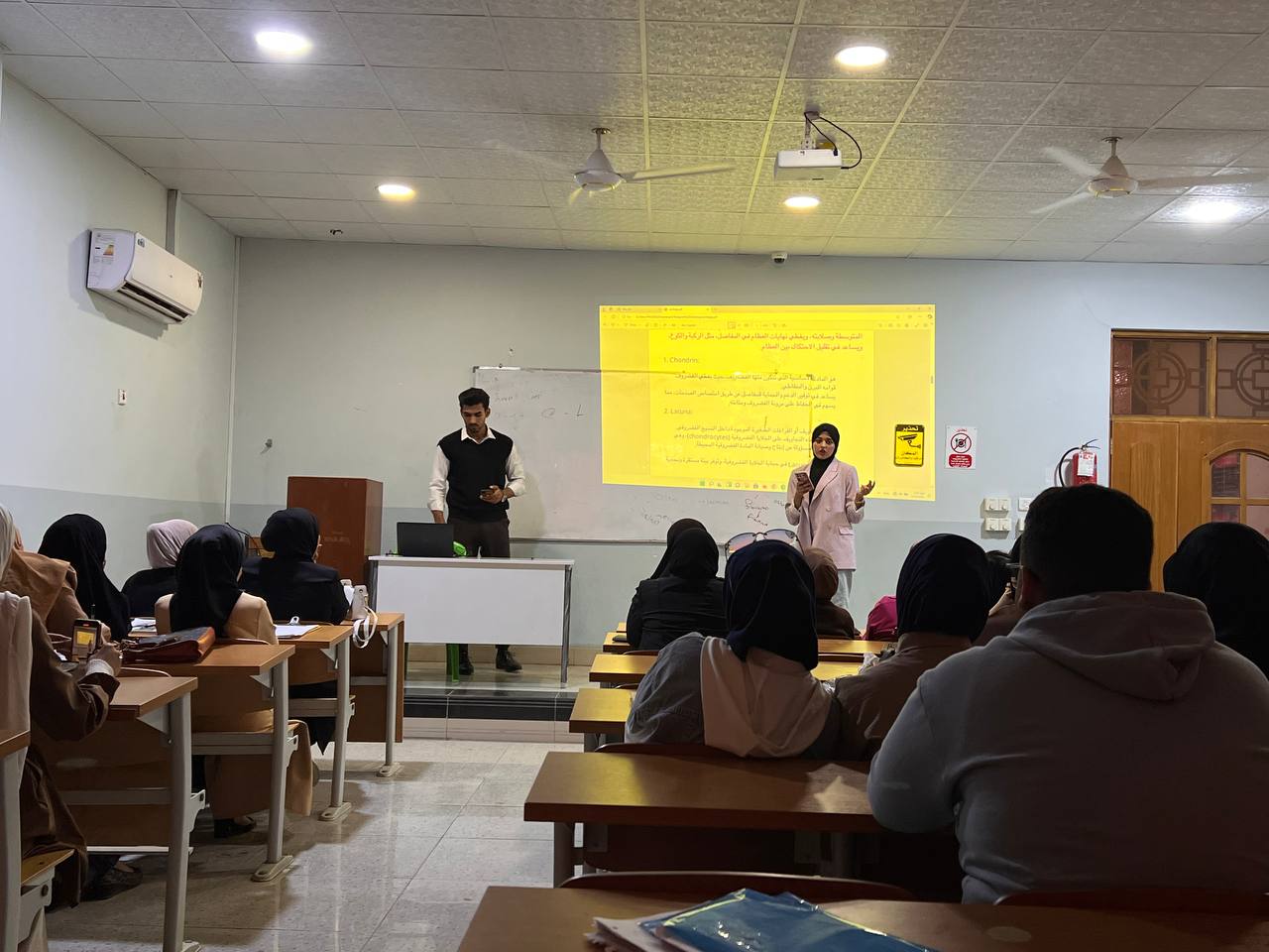 ..مشاركة احد طلبة قسم تقنيات المختبرات الطبية في المحاضرات الاسبوعية