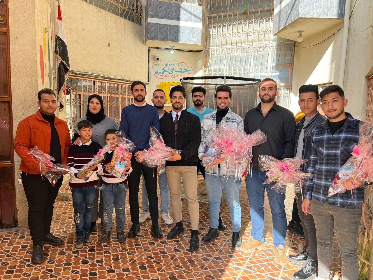 - زيارة رياض الاطفال من اجل رسم البسمة والسرور على وجوه الاطفال