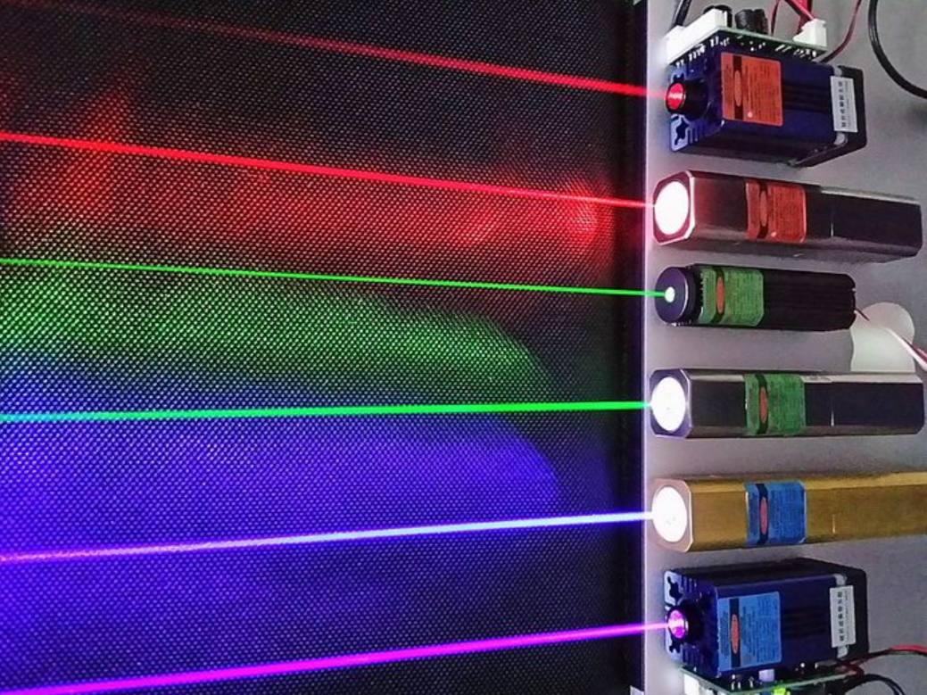 مقالة علمية للتدريسية م م هوازن فاضل بعنواني التطبيقات الحديثة لفيزياء الليزر