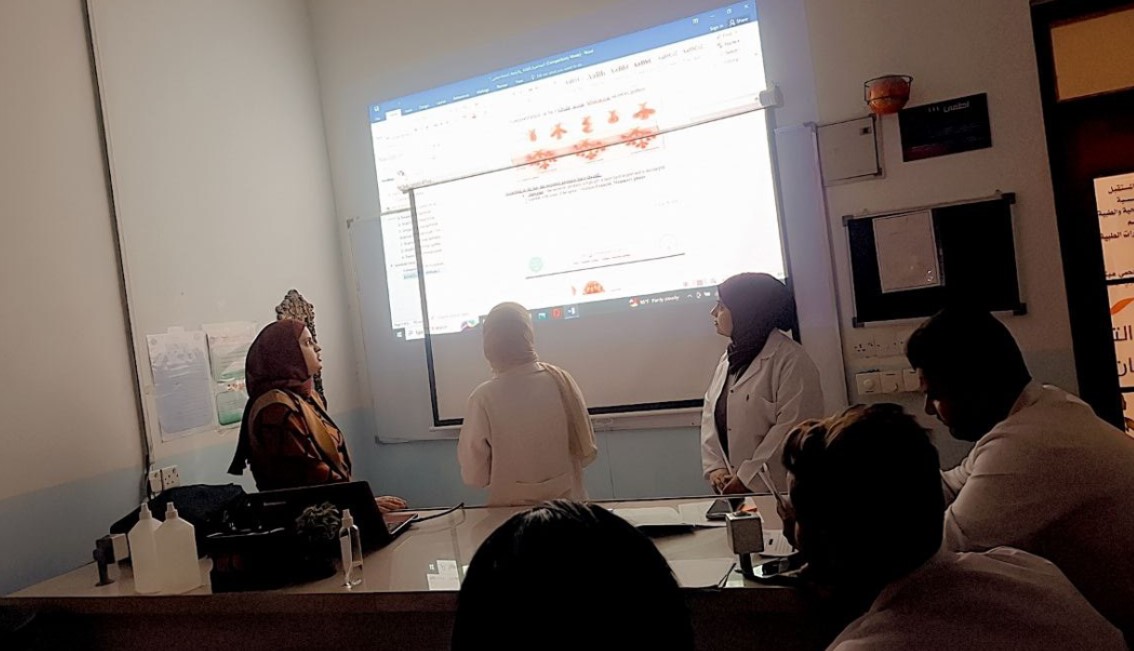     مشاركة احد طلبة قسم تقنيات المختبرات الطبية في المحاضرات الاسبوعية للمرحلة الثانية